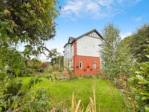 Front External- click for photo gallery